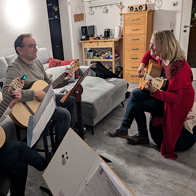 Lernatmosphäre mit Lehrerin